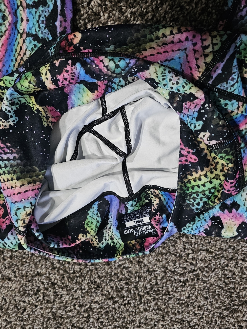 CVG - Hypnotized Capri Leggings - Picture 2 of 2
